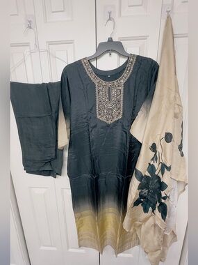 Grey & Cream Embellished Ombre Silk Salwaar Kameez set in size 23”